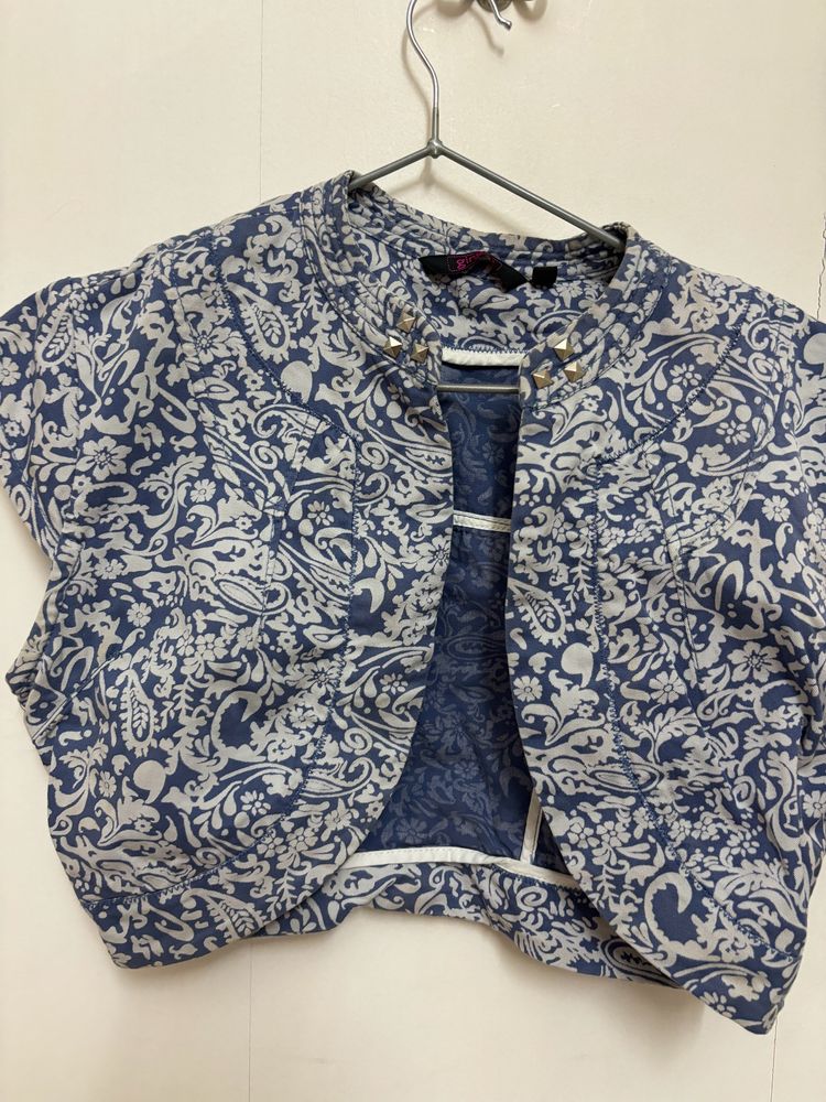 Cropped Printed Jacket