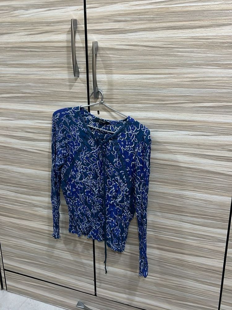 Boho Blue Print Lace-Up Top Globus
