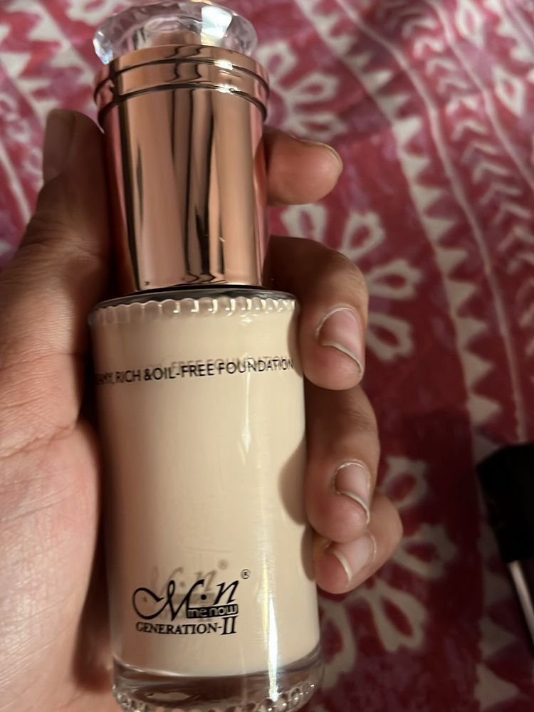 Foundation And Eye Shadow Plate