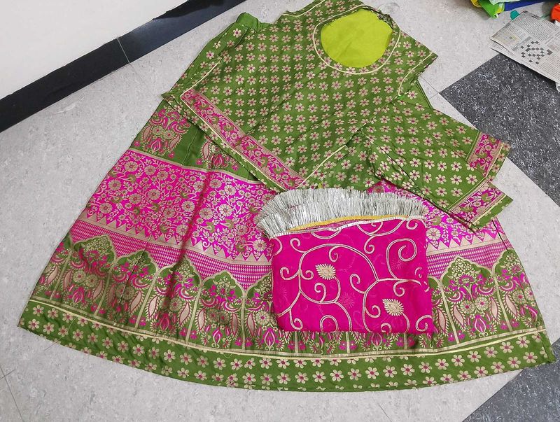 Green &amp; Pink rajput poshak