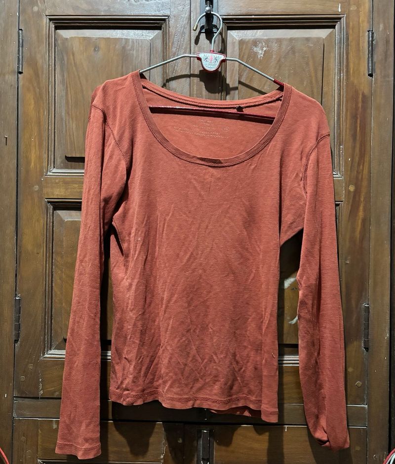 Long Sleeve Scoop Neck Top