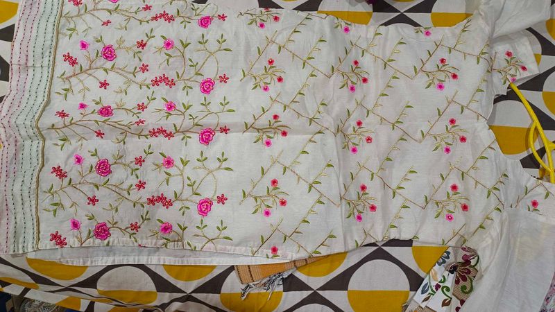Embroidered Floral Kurti