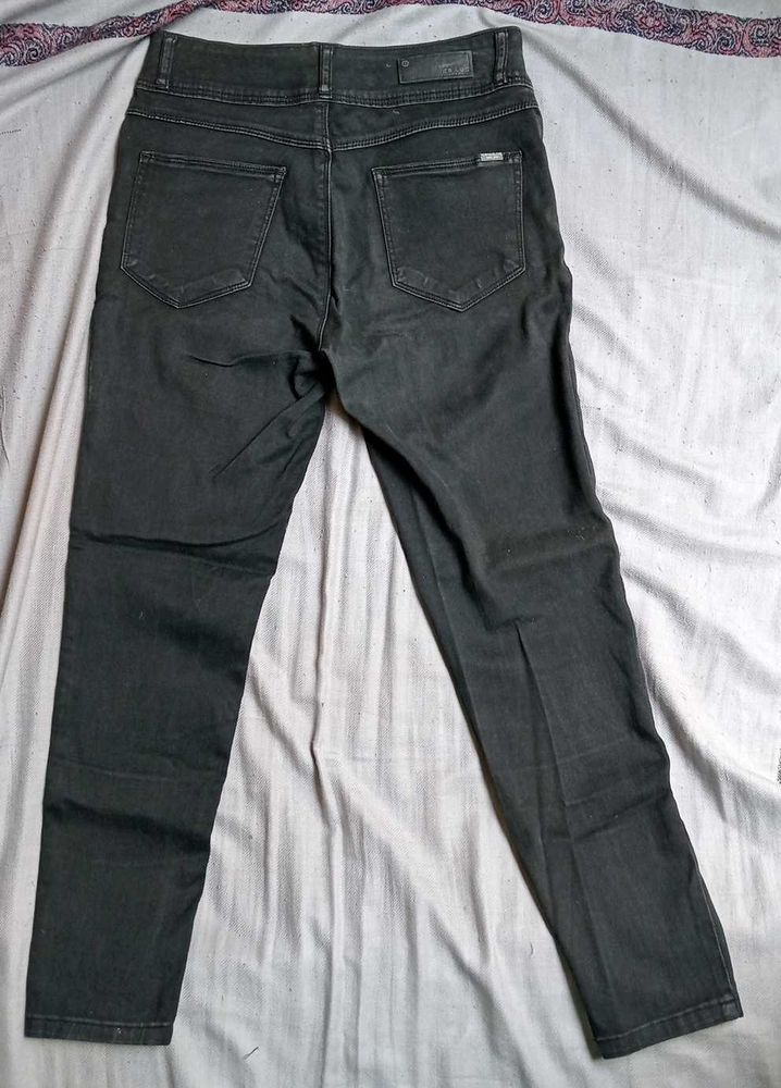 Classic Black Skinny Fit Jeans