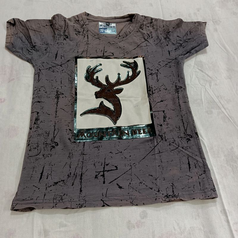 T-shirt For Men And Women Can Wear Too 😊🥰