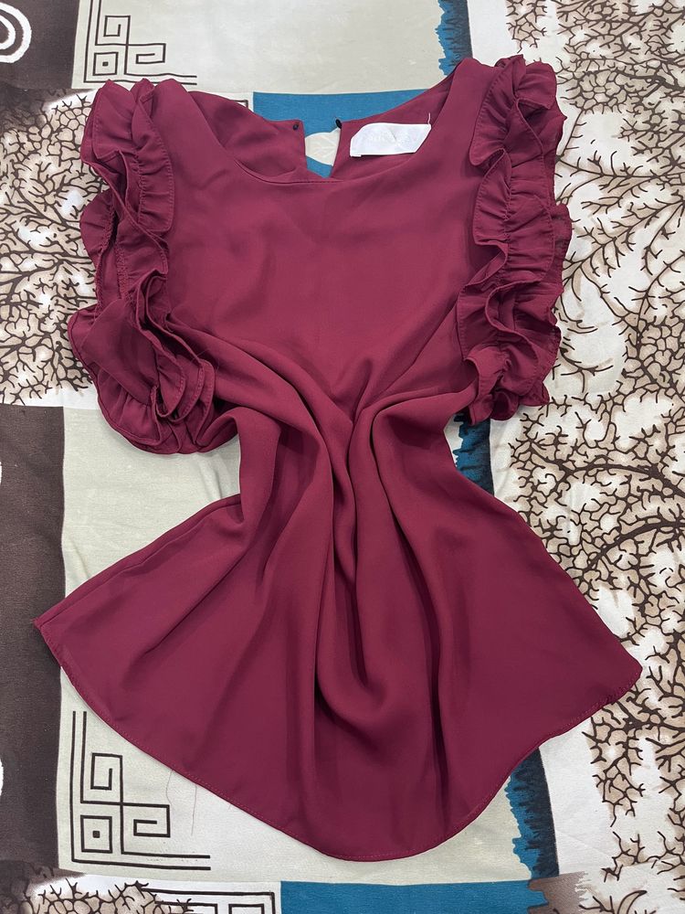 beautiful maroon top