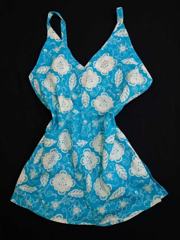 Short kurti with adjustable strap and lace