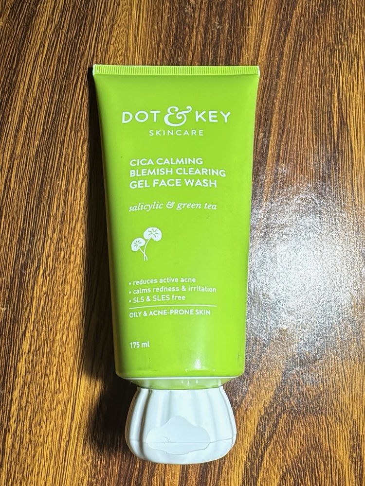 Dot &amp; Key Cica Calming Face Wash
