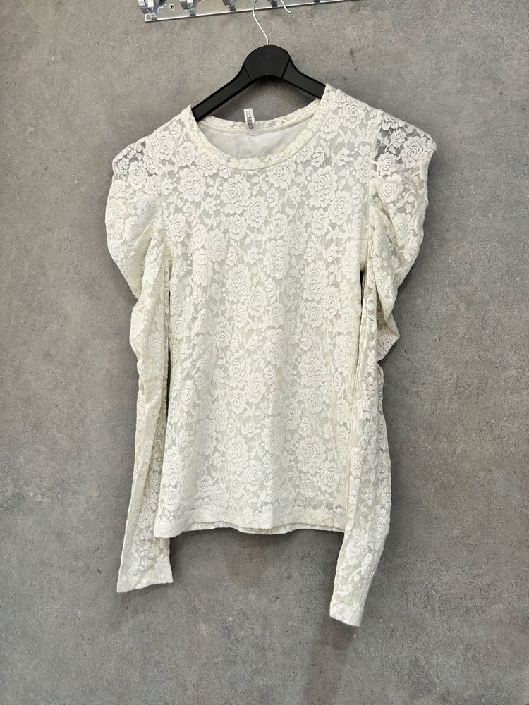 Elegant Lace Puff Sleeve Top