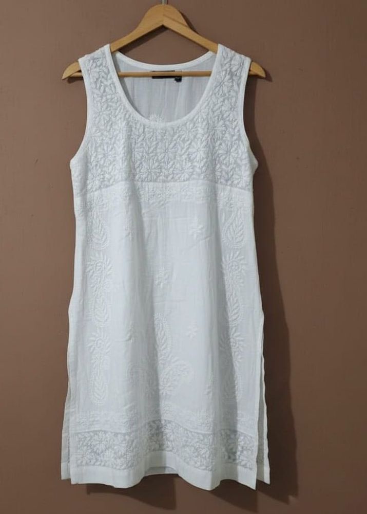 Elegant sleeveless Handwork Chikankari Kurti