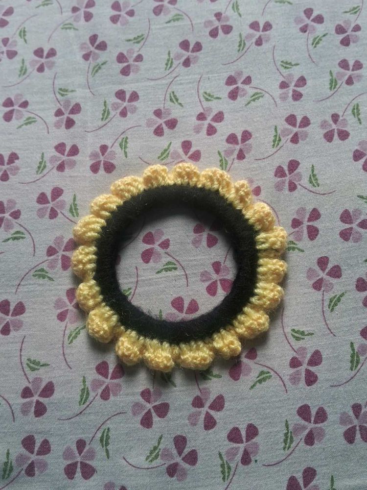 Crocheted Flower Hair gagra with Chinese Stick