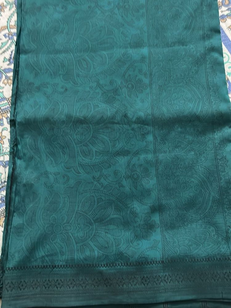 Elegant Teal Paisley Pattern Silk Fabric
