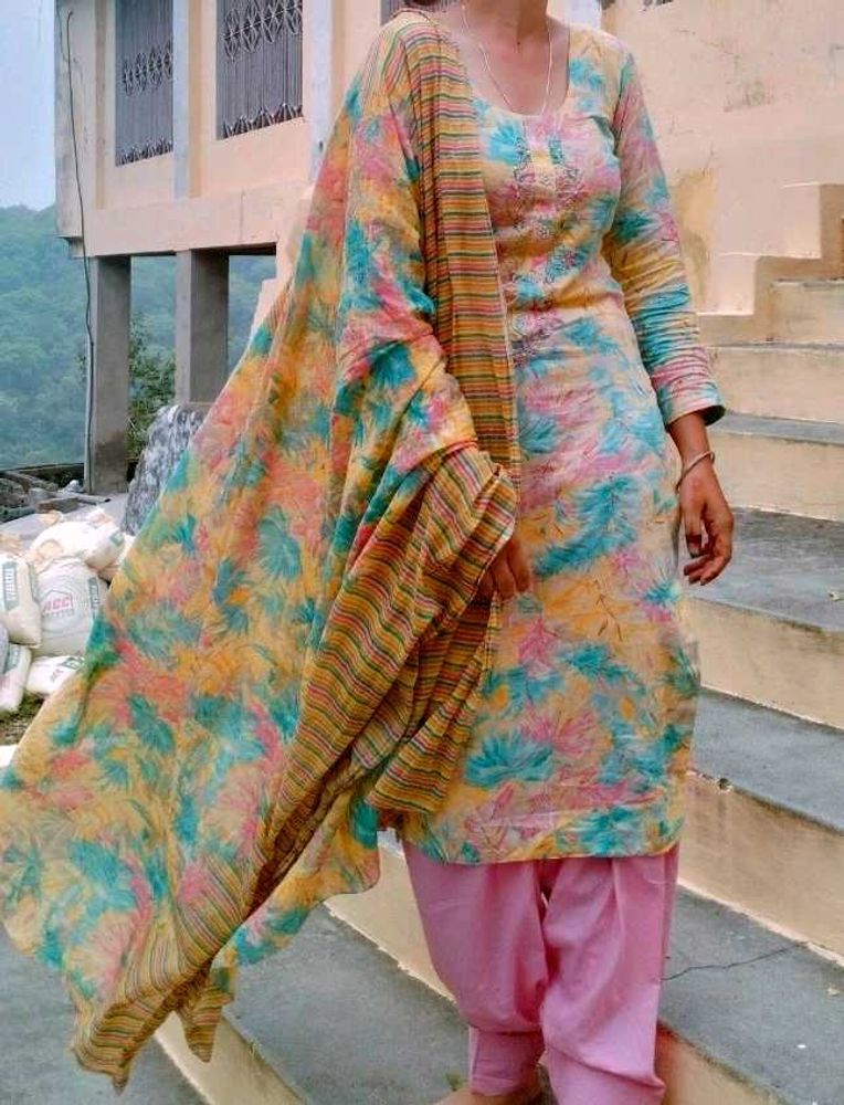 Vibrant Abstract Print Kurti