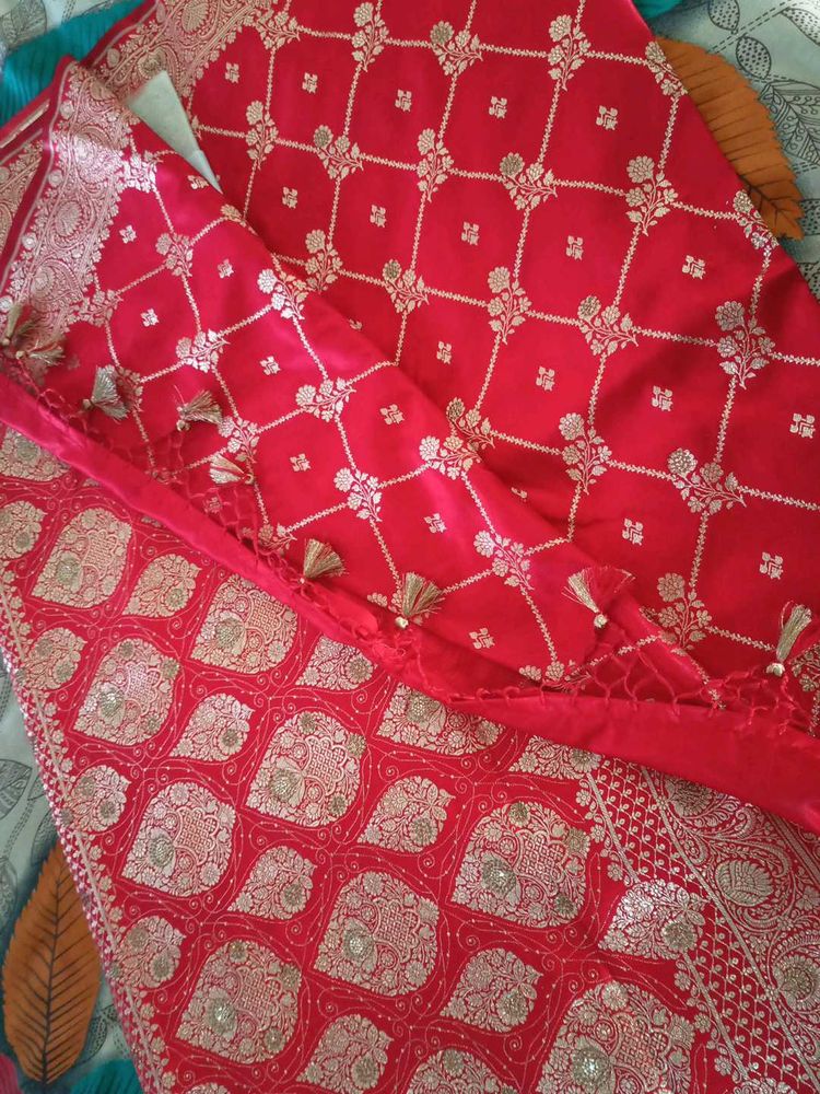 Red Banarasi jaal butti Silk Saree