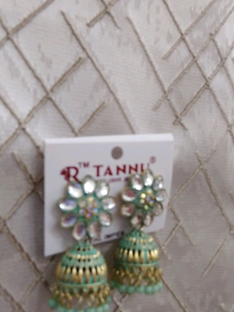 Green 💚 Beautiful Ear Rings