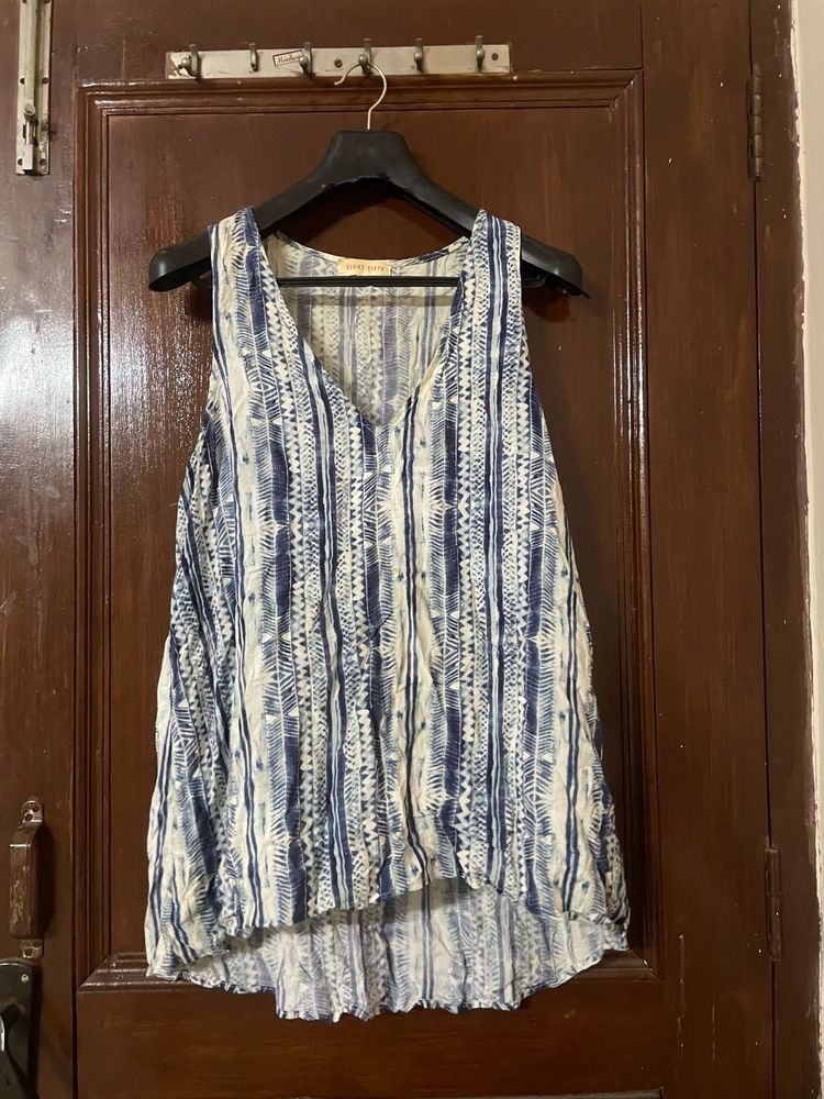 Blue &amp; White Printed Sleeveless Top