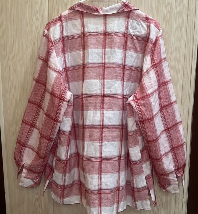 Chic Plaid Button-Up Shirt
