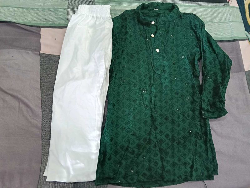Elegant Green Kurta Set with White Pajamas