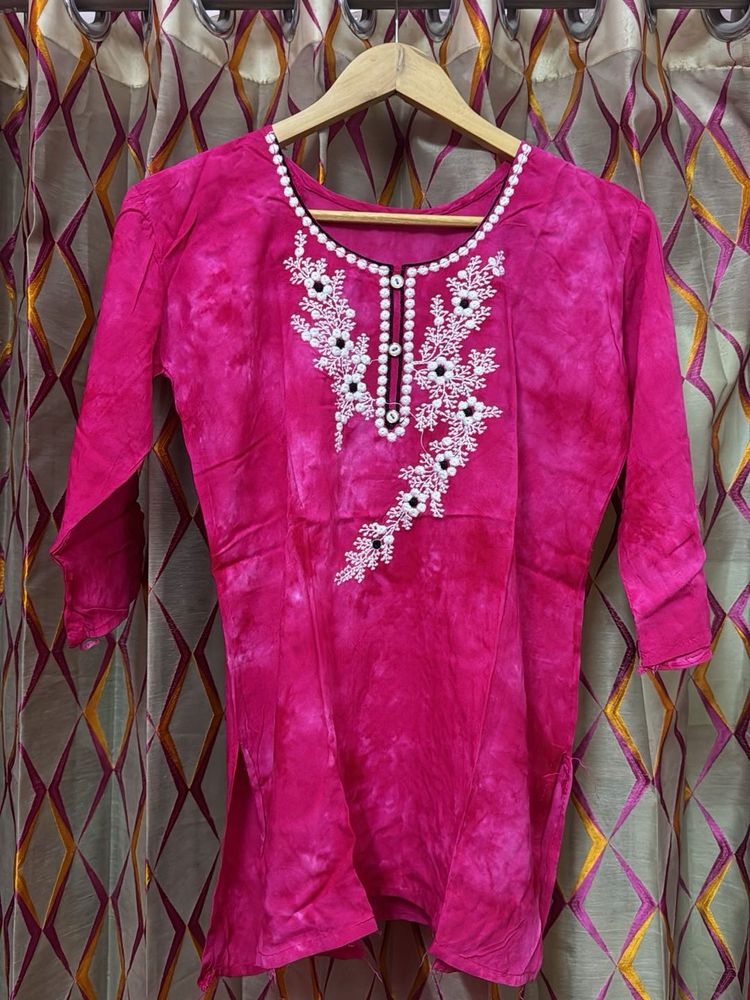 Vibrant Pink Embroidered Kurta