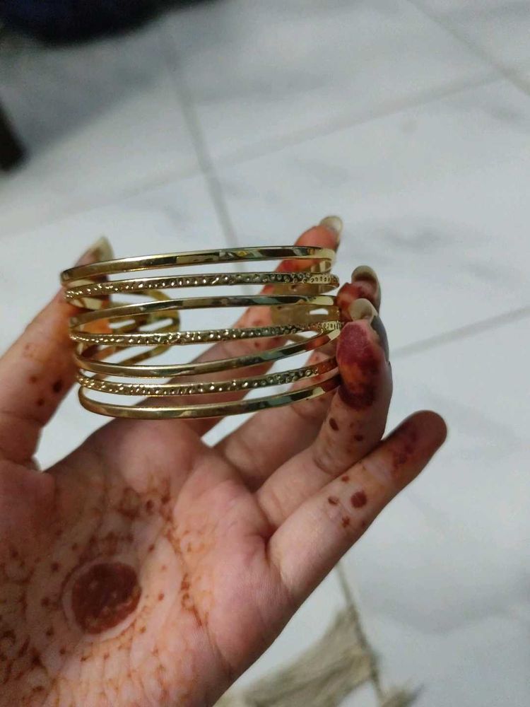 statement jewelry( bangle)