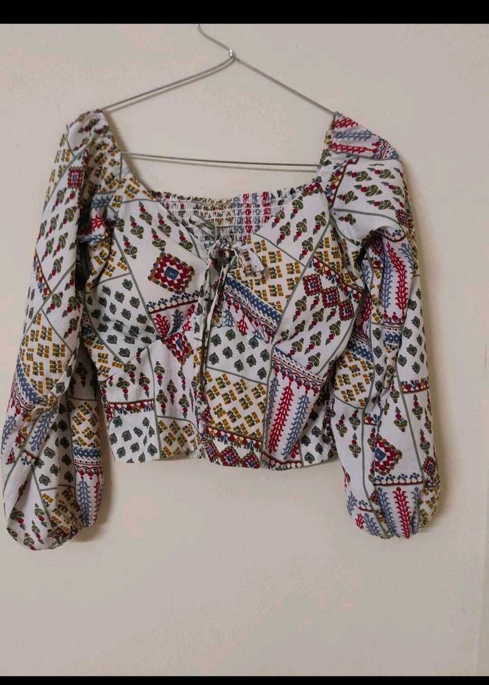 Patterned Crop Top with Long Sleeves