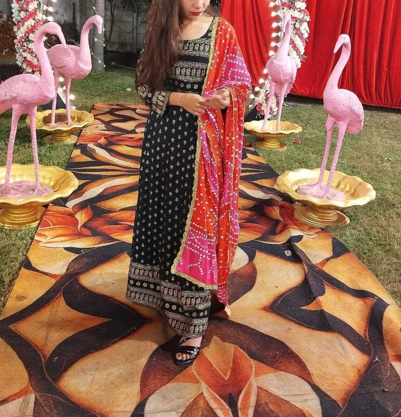 Elegant Black Kurta Set with pink Dupatta