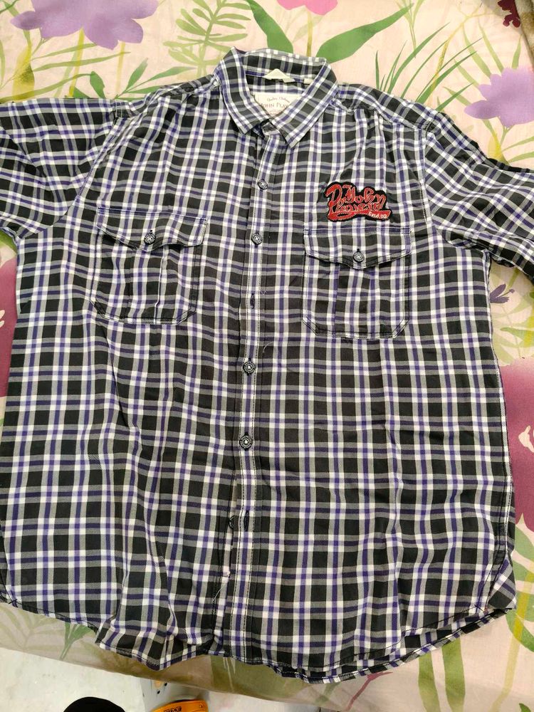 Men's Plaid Button-Up Shirt