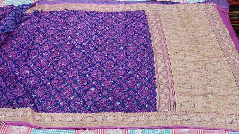 Good Condition Georgette Banars Saree For Sale