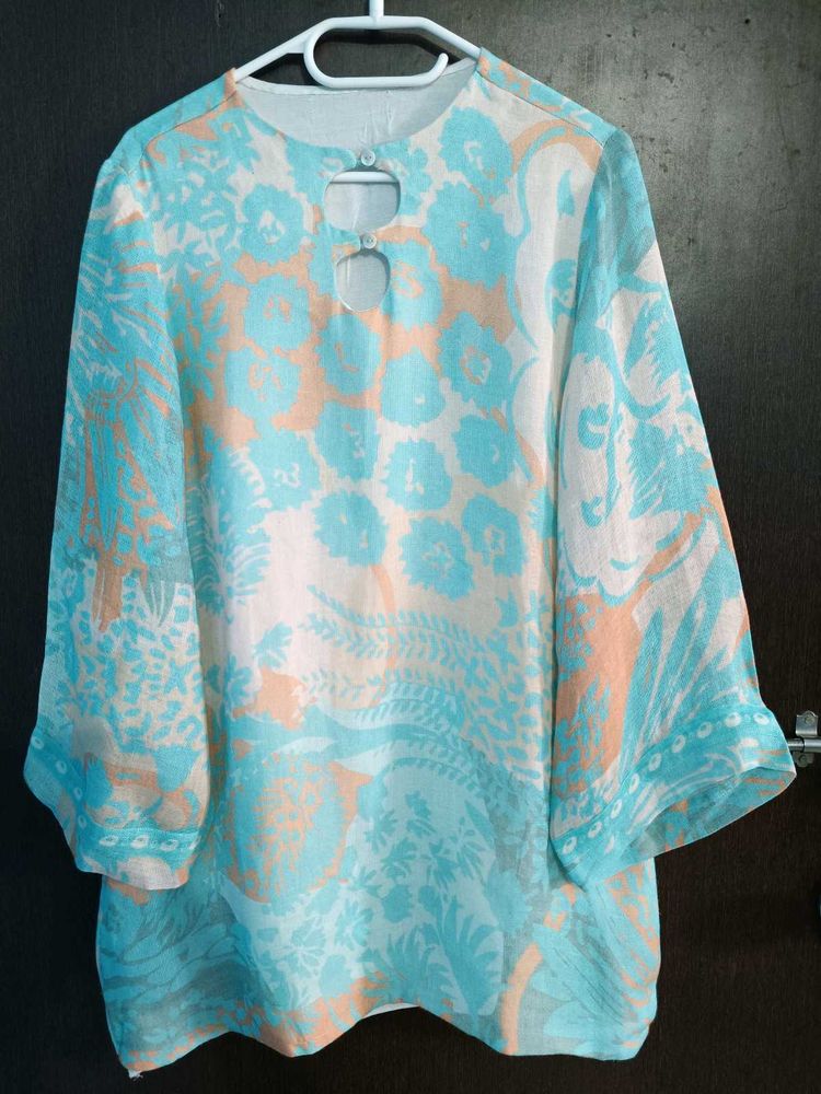 🌸Floral Print Top Size Medium