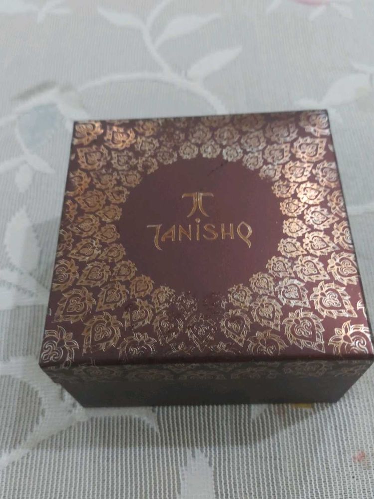 Tanishq Jewellery / Bangle Bo