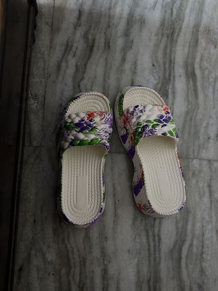 Comfortable &amp; Stylish Flip Flops
