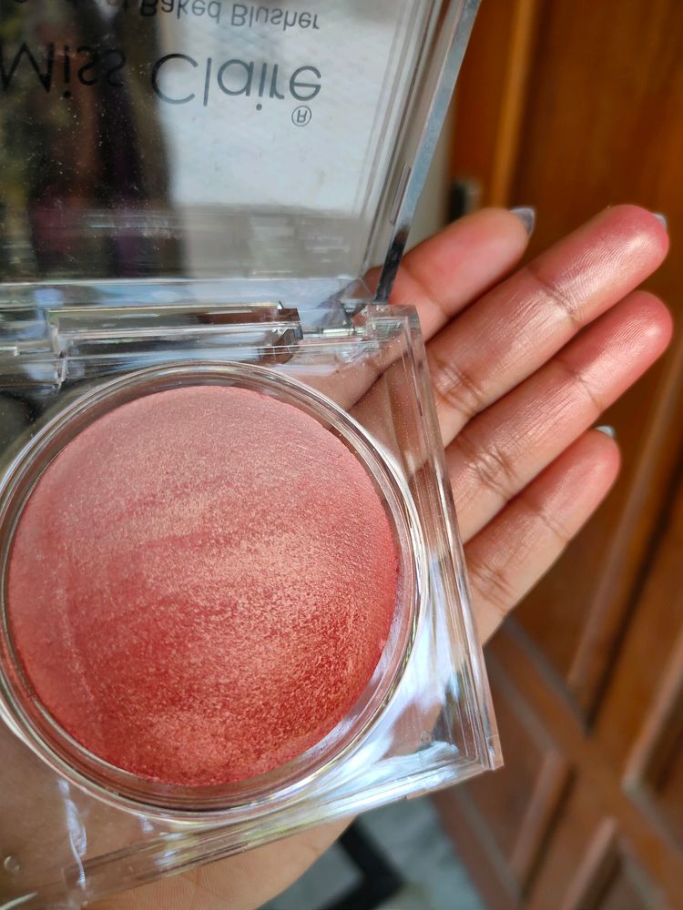 Miss Claire Gradient Baked Highlighter
