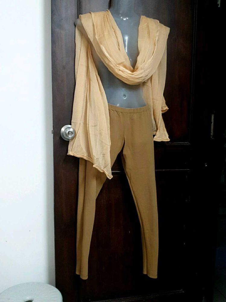 brand new 🆕 👌 Elegant Beige Salwar Kameez Set