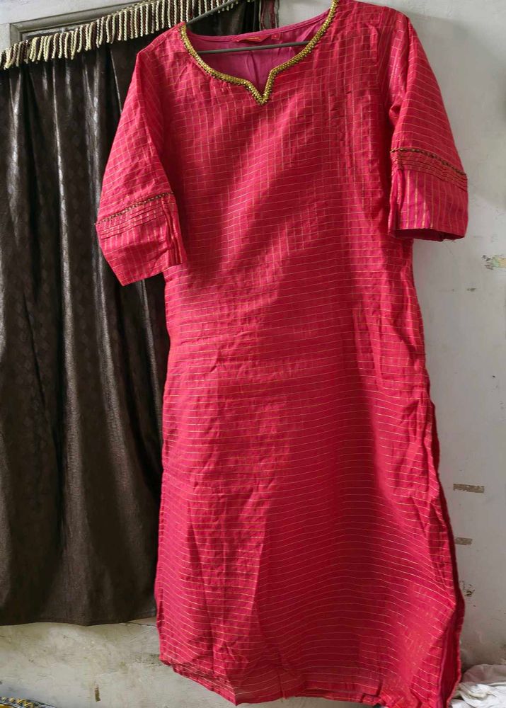 Elegant Red Rose Striped Kurta