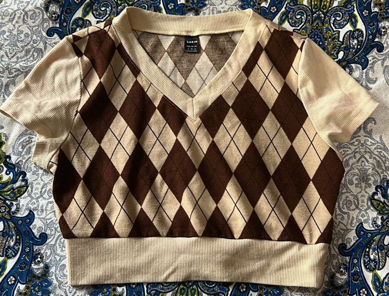 Argyle V-Neck Cropped Top