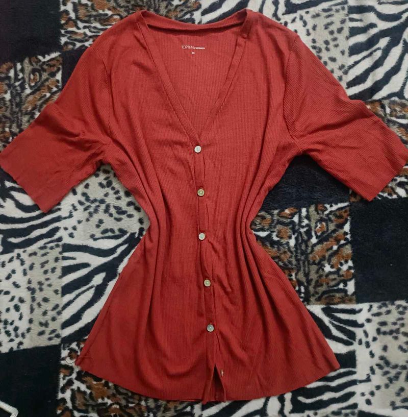 Red V-Neck Button-Up Fitted Top