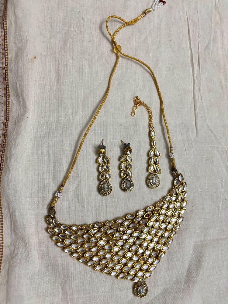 Elegant Kundan Necklace Set