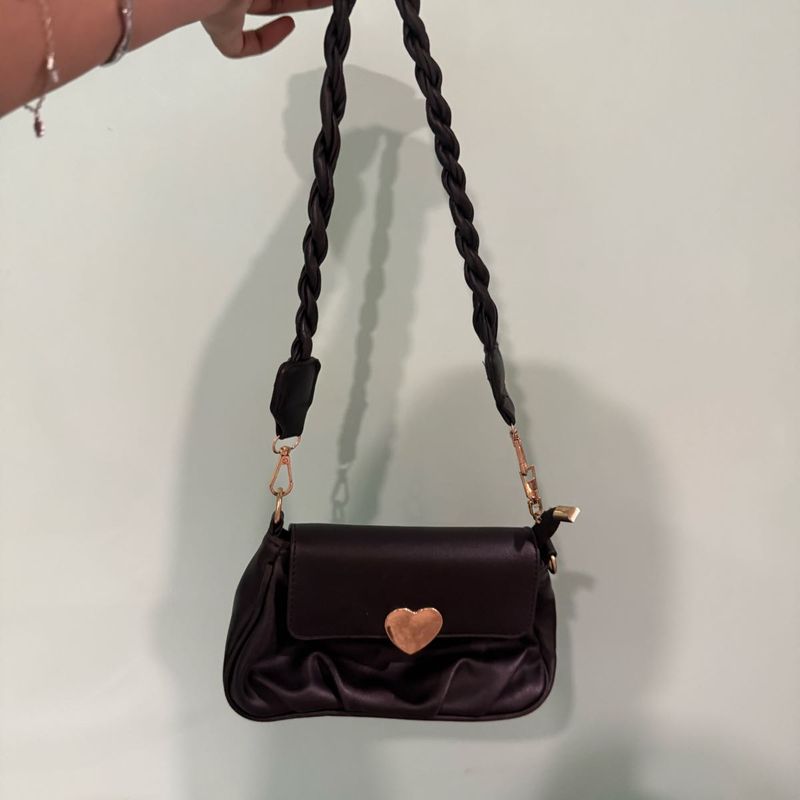Chic Heart Clasp Shoulder Bag