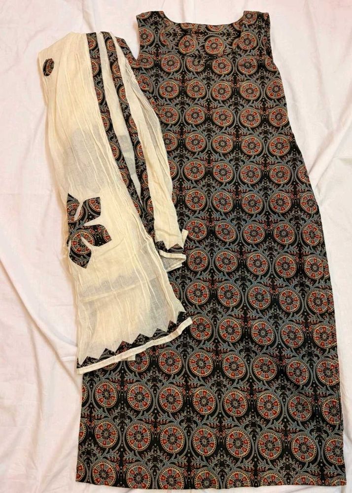 kurti with dupatta