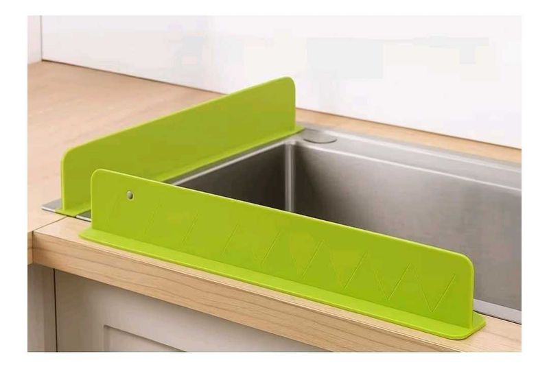 Kitchen Sink Splash Guard