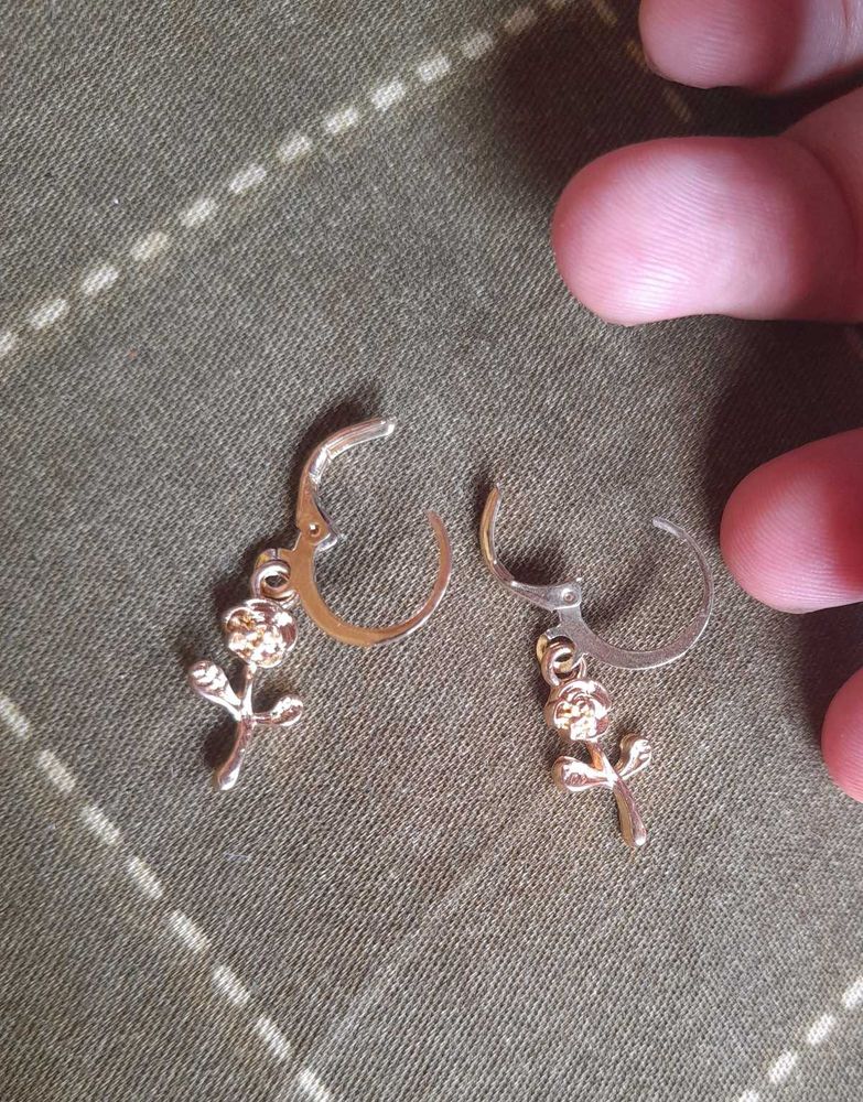 GOLD PLATED ROSE  DANGLE EARRING🌹