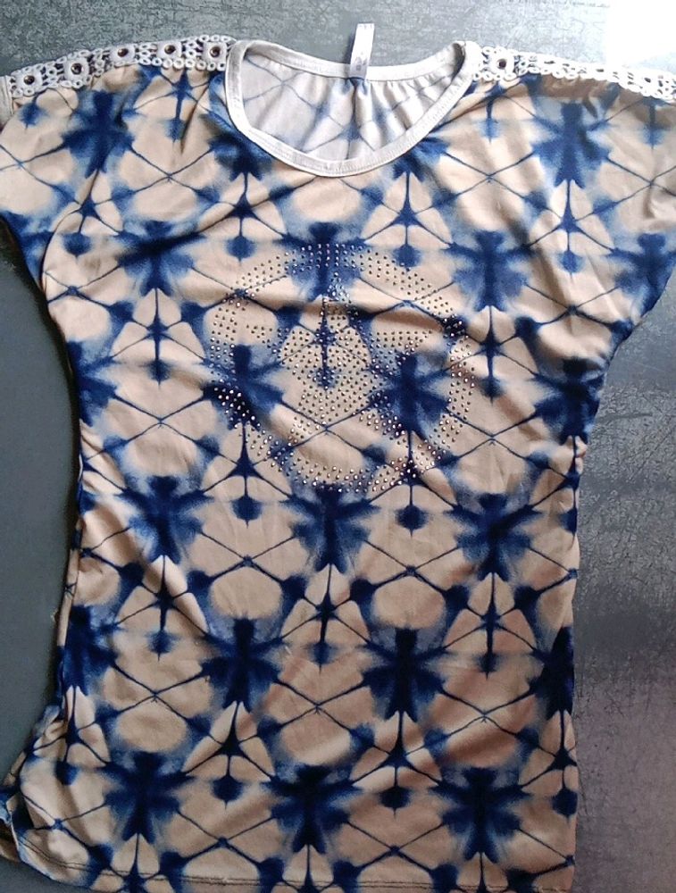 Blue Printed Top.. 32-34-36 tk ko