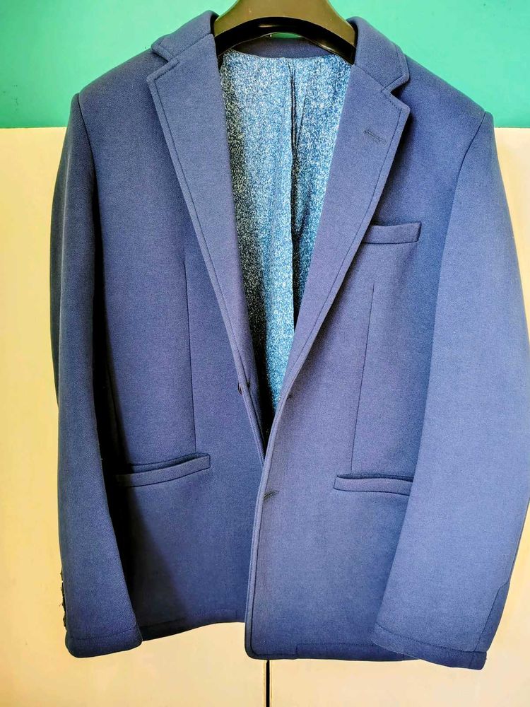 Stylish Blue Men's Blazer - Size M