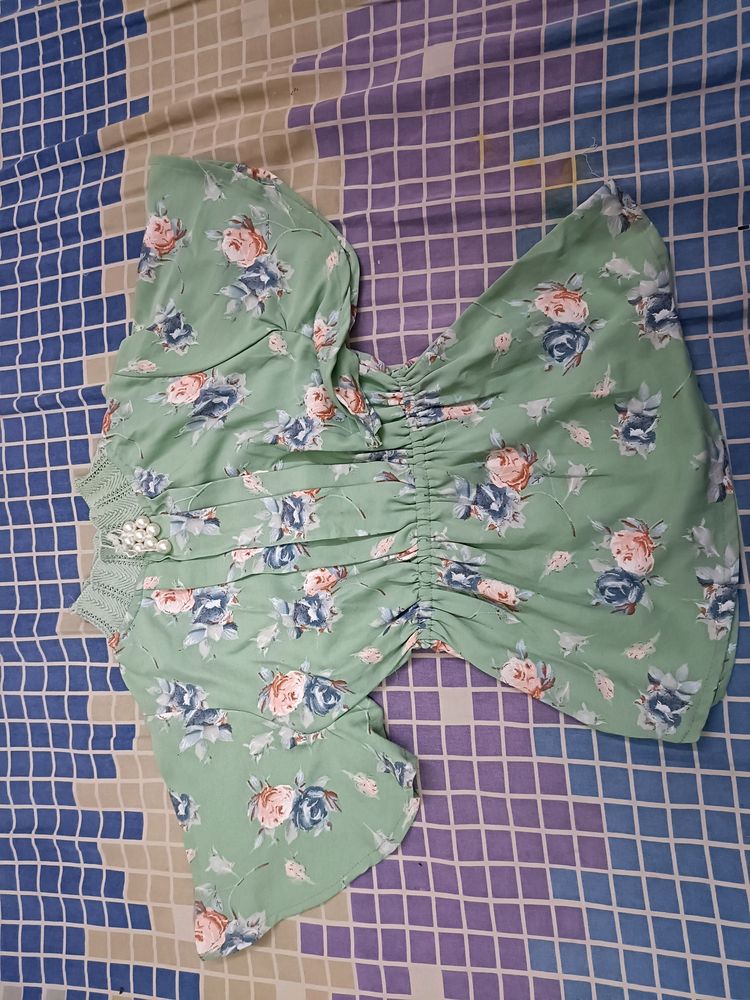 Like New Party Wear Top For 4-5 Years Old Girl