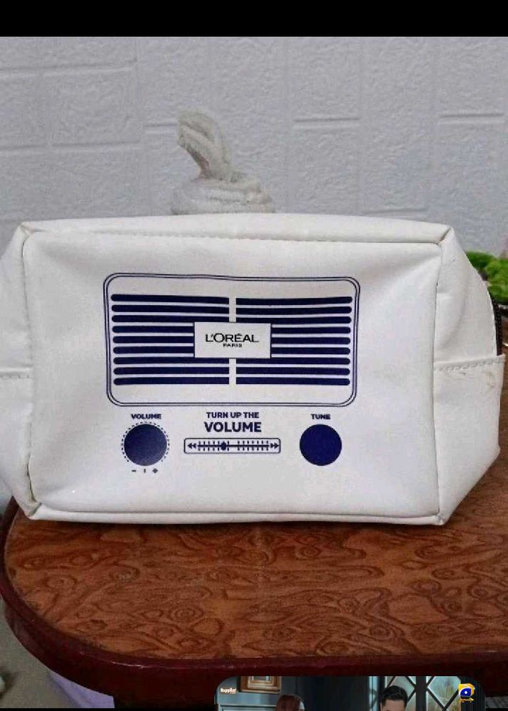 L'Oreal Paris White Makeup Bag