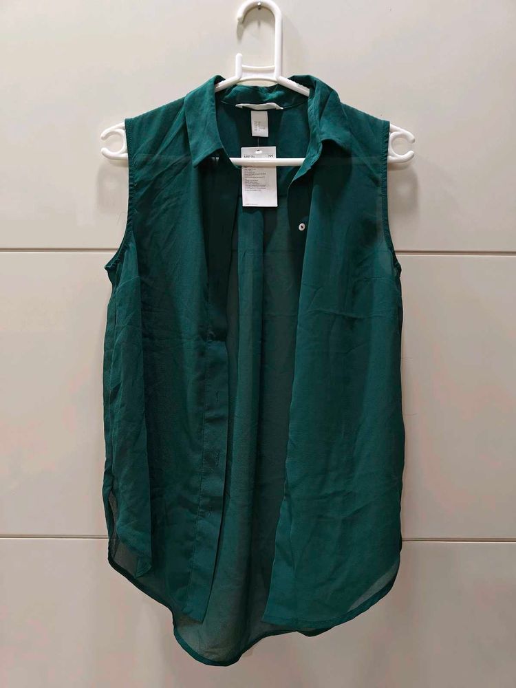 H&amp;M new shirt with tag