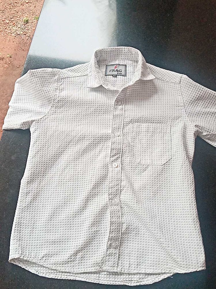 Men's White Textured Short Sleeve Shirt