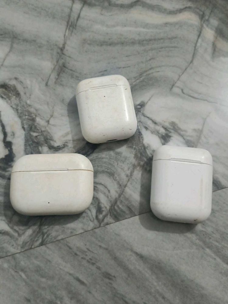 White Wireless Earbud Cases (Set of 3) scrap