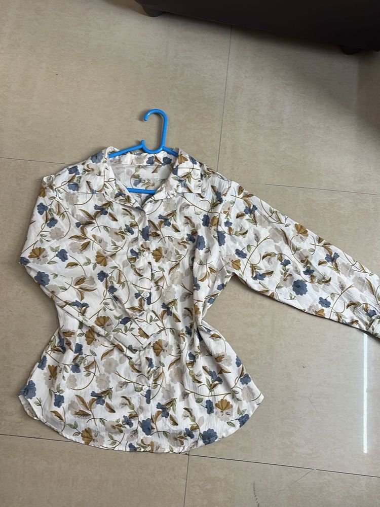 Floral Print Button-Up Blouse