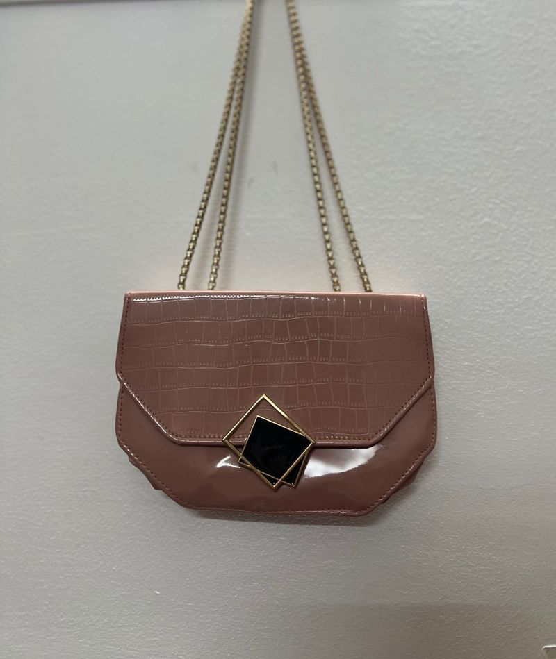 Chic Croc Embossed Chain Bag