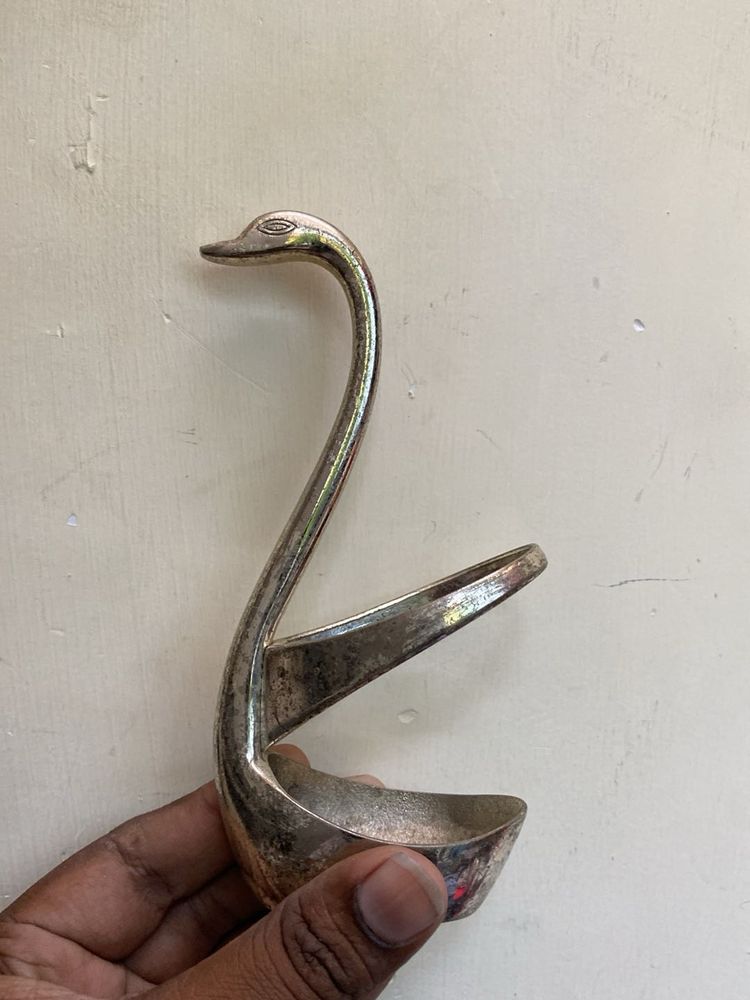 Vintage Swan Decorative Showpiece